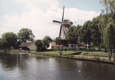 24105 Gezicht op de zaagmolen De Ster aan de Leidsche Rijn te Utrecht.